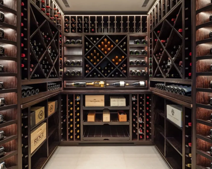 Residential vs. Commercial Wine Cellars: Key Differences and Similarities